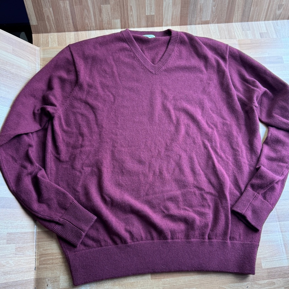 Peter Millar cashmere , v-neck sweater, burgundy , XL